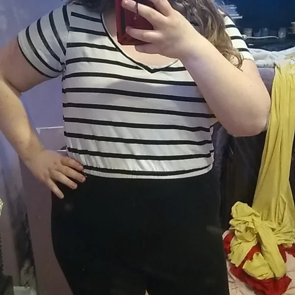 Crop top - Picture 4 of 4